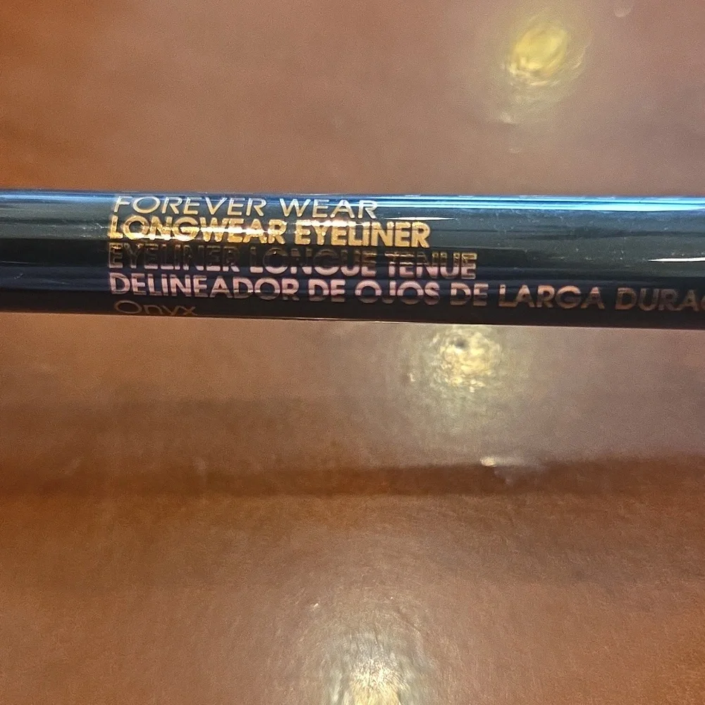 Flower Onyx Longwear Eyeliner & Illuminator